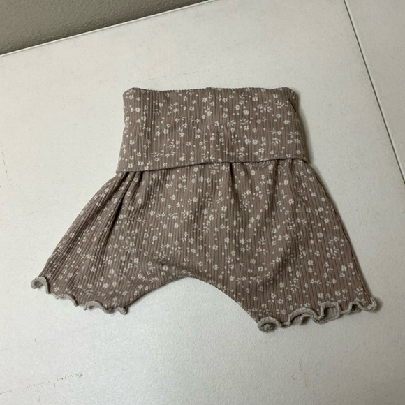 2 Sweet Cheeks Handmade Floral Ribbed Harem Shorts 18-24M Boho - Picture 4 of 6